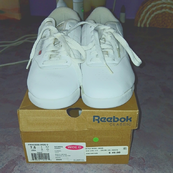 Reebok Shoes - Reebok Classic White Women's Sneakers